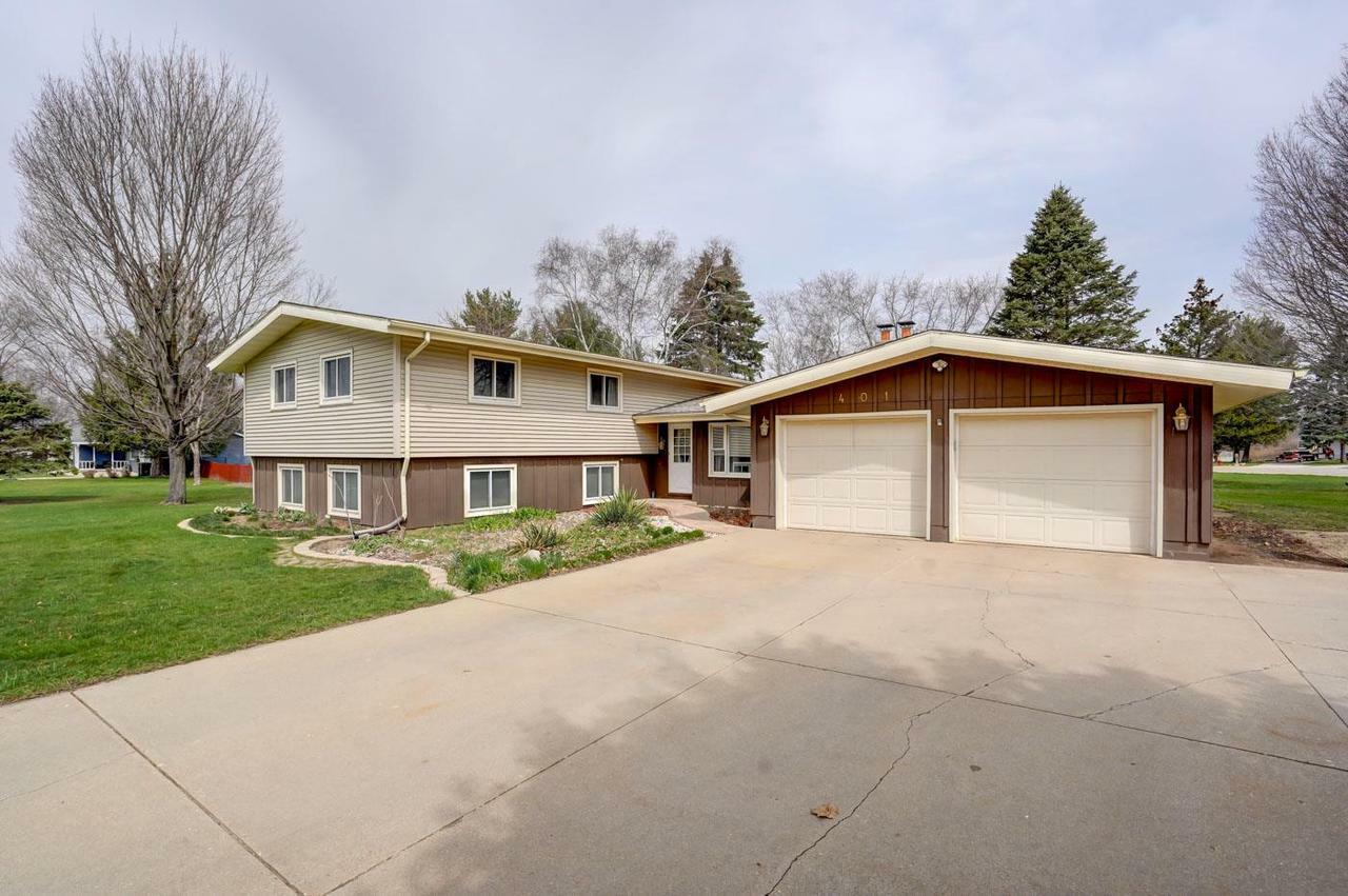 Property Photo:  401 Seminole Way  WI 53532 