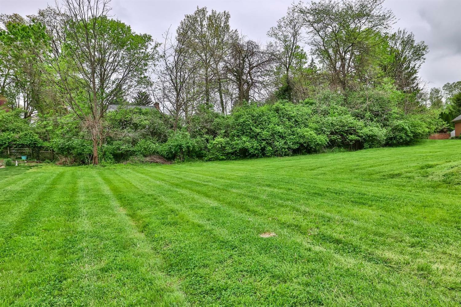 Property Photo: 1406 Camberly Drive 46 OH 45215
