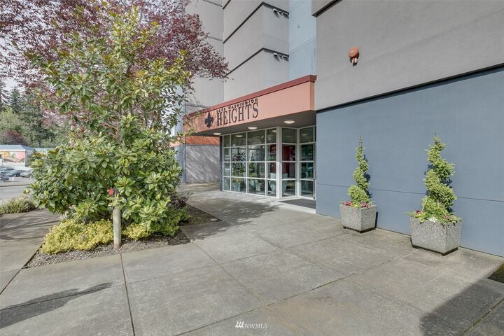 Property Photo: 15020 Bothell Way NE 205 WA 98155