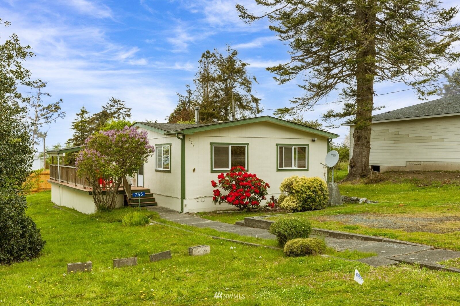 Property Photo: 755 El Pozo Street WA 98239