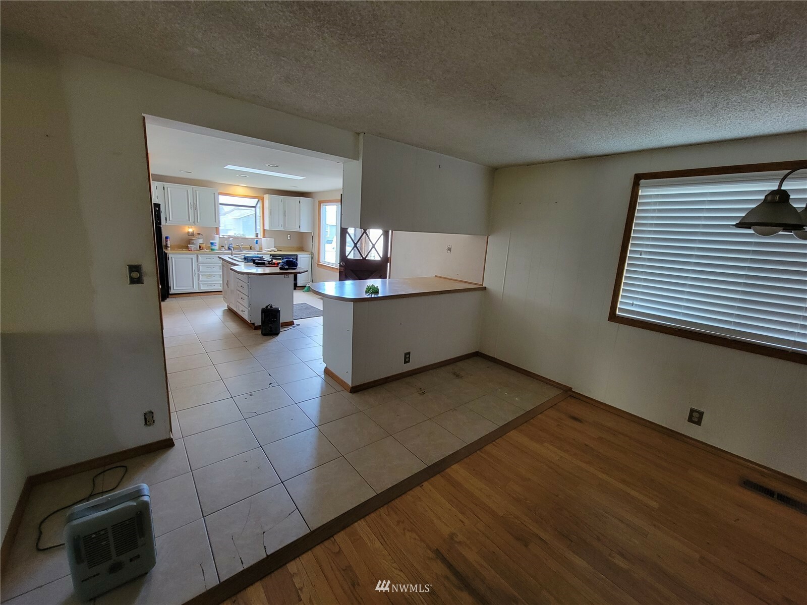 Property Photo:  701 E Mountain View Avenue  WA 98926 