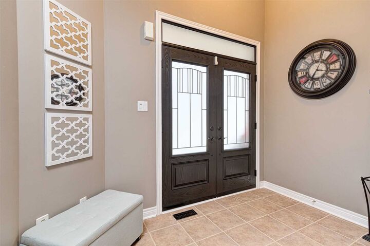 Property Photo:  2463 Parkglen Ave  ON L6M 4Y7 