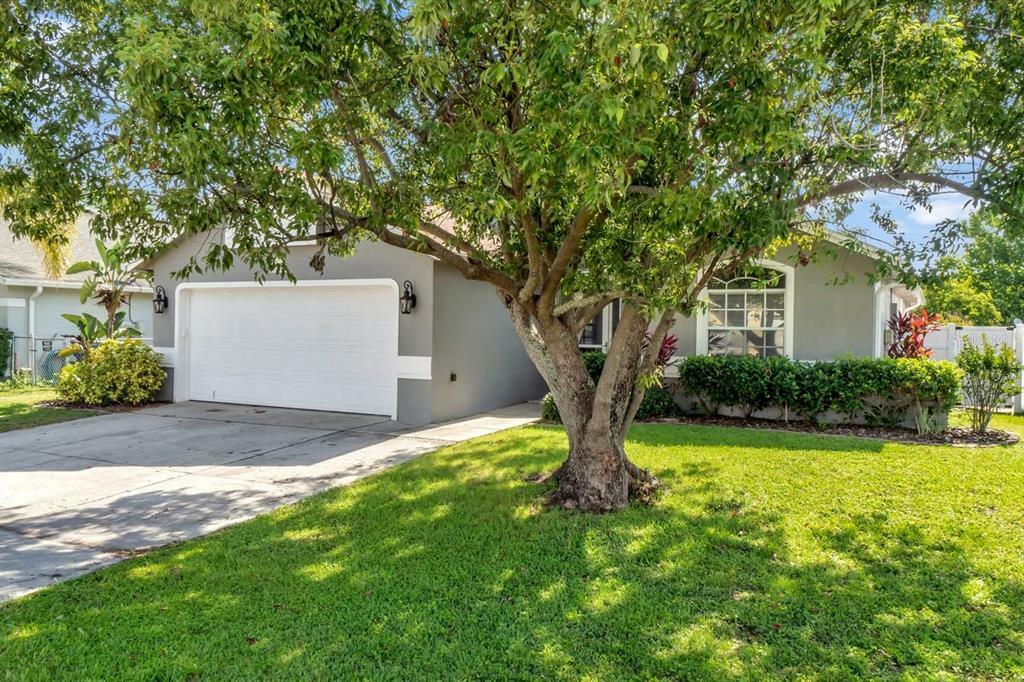 Property Photo:  405 Saint Anns Drive  FL 33884 