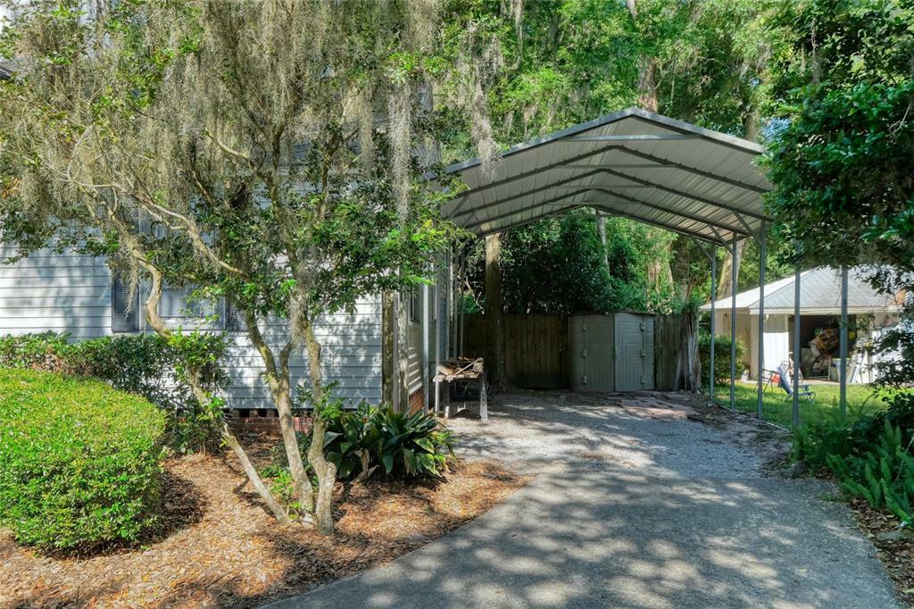 Property Photo:  625 NW 22nd Street  FL 32603 