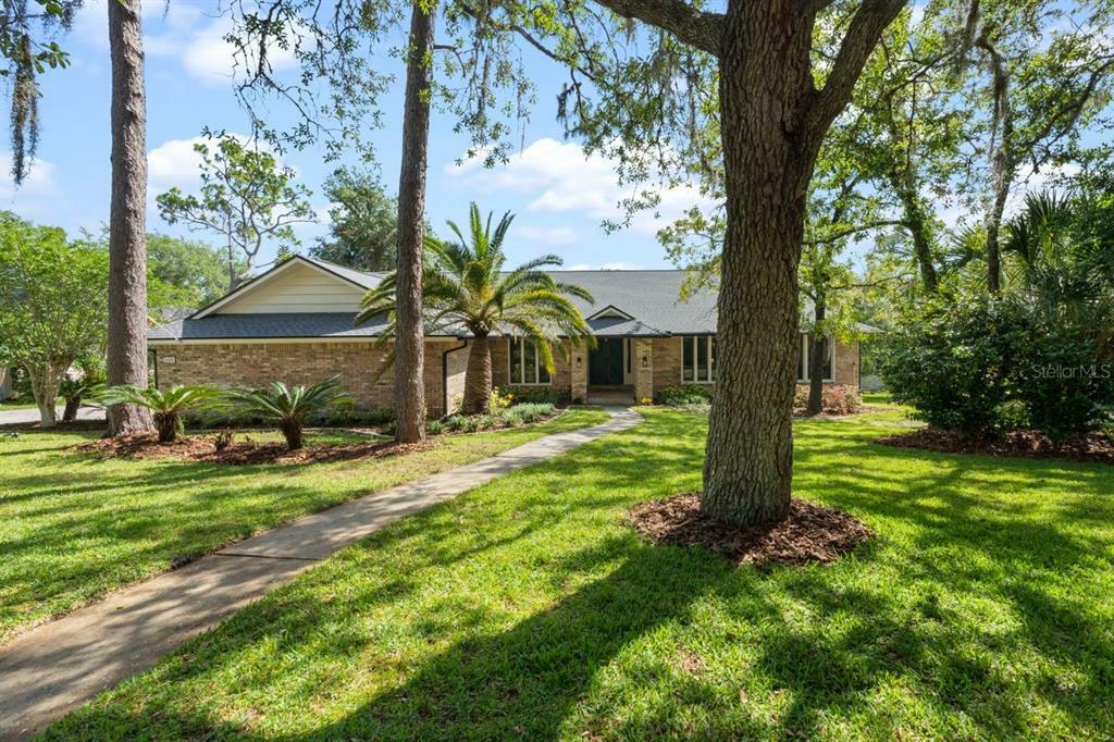 Property Photo:  209 Thistlewood Circle  FL 32779 