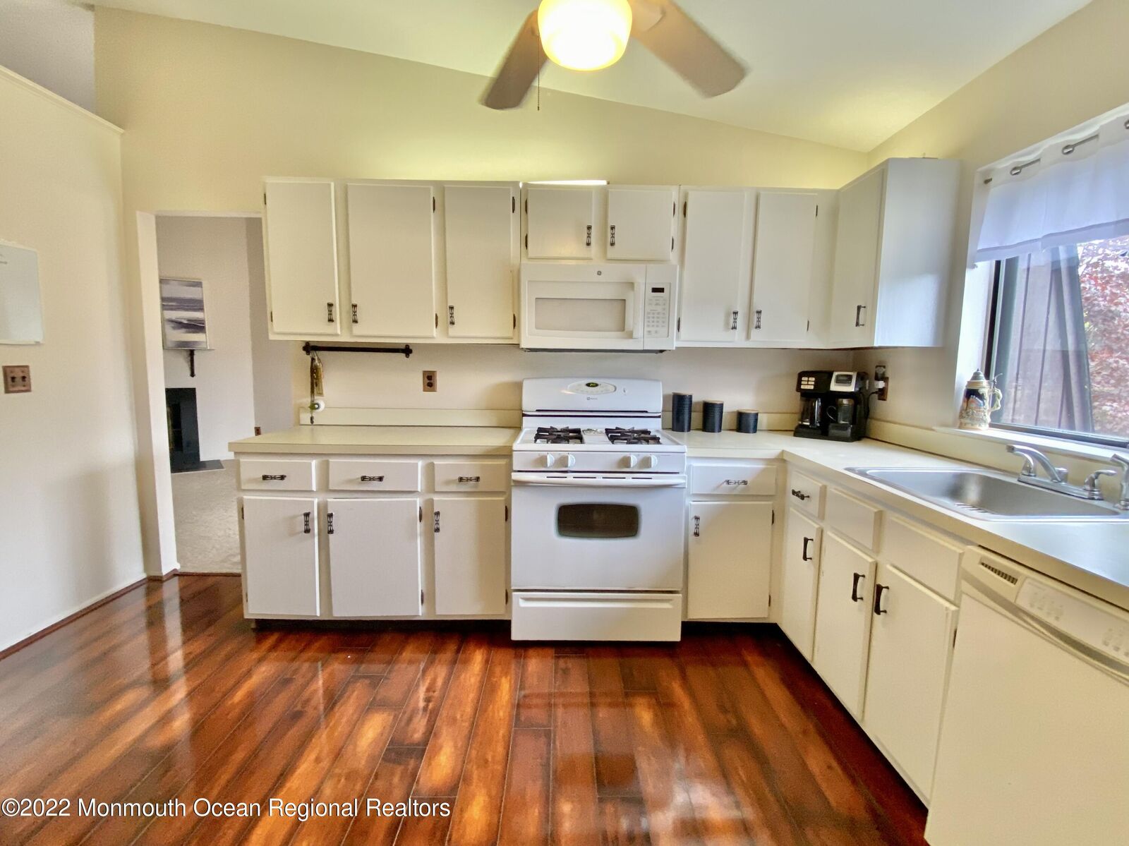 Property Photo:  331 Woodmill Drive  NJ 08512 