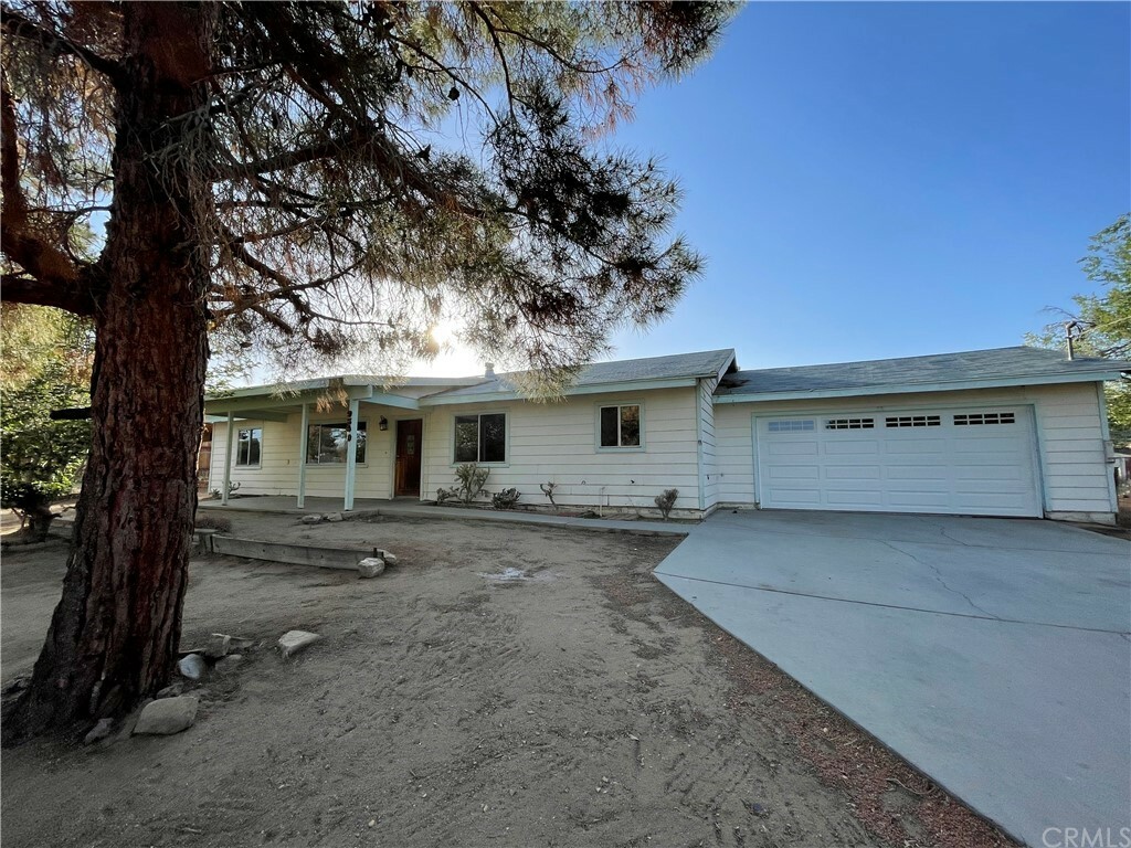 Property Photo:  9546 Ponderosa Avenue  CA 92345 