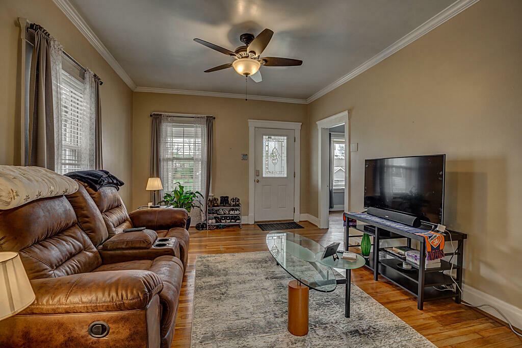 Property Photo: 110 E 43rd Street KY 41015