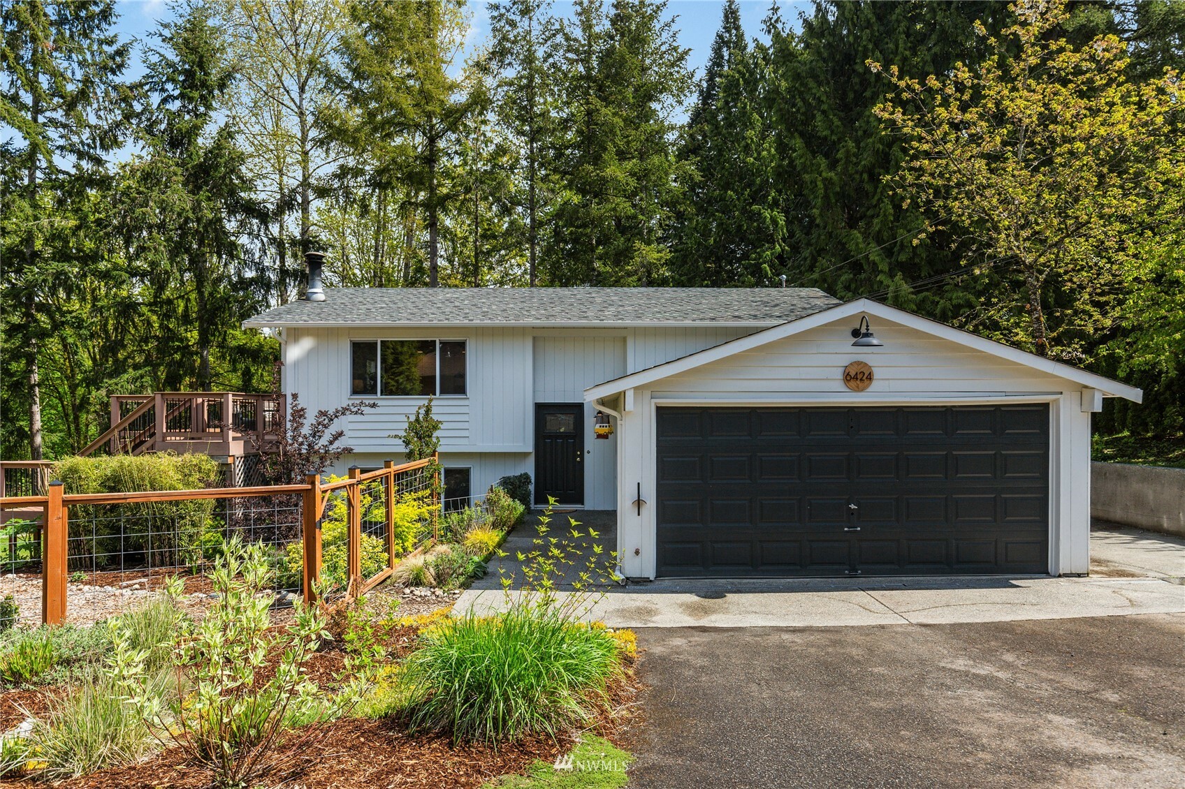 Property Photo: 6424 NE 198th Street WA 98028
