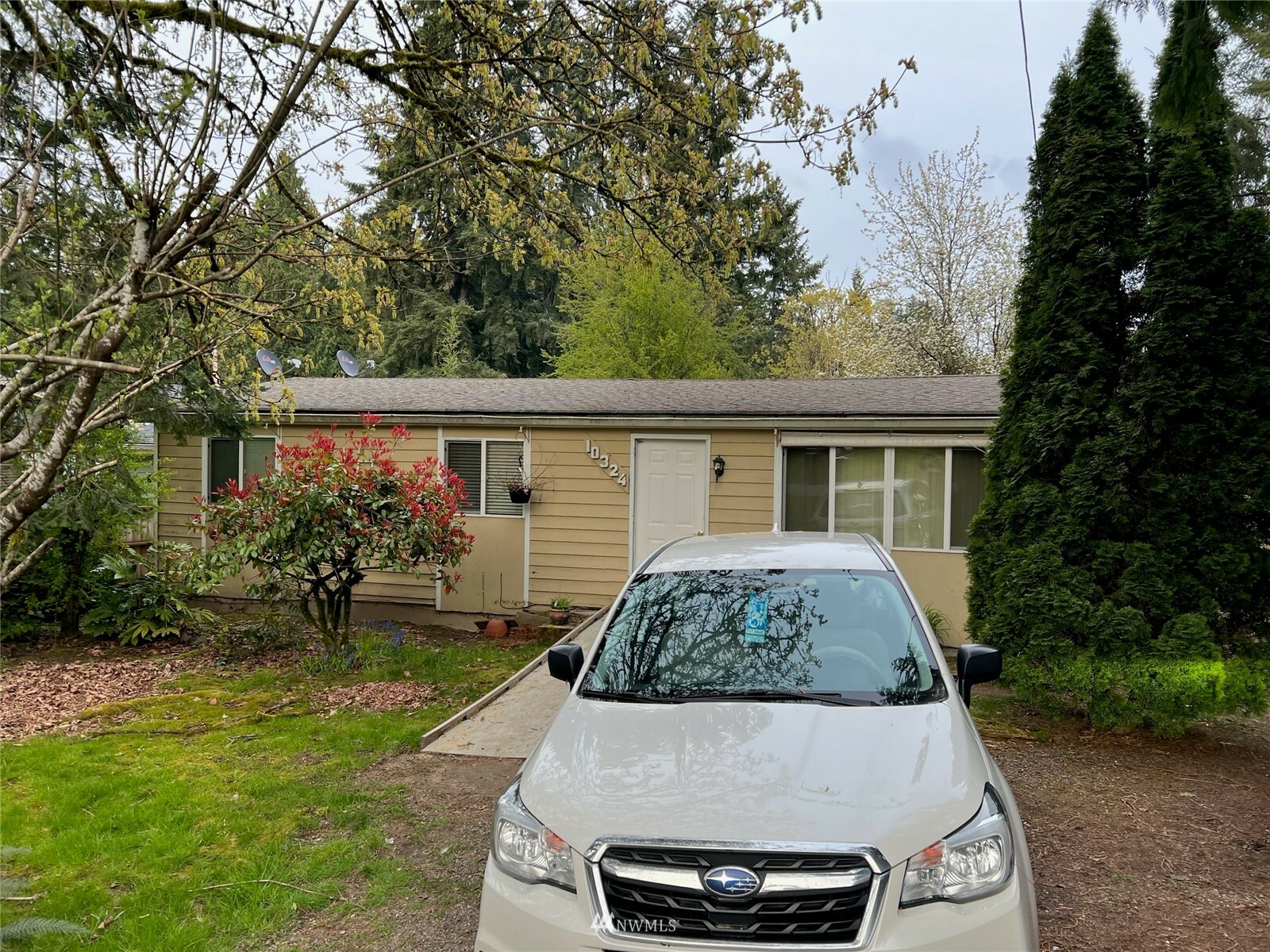 Property Photo:  10324 206th Avenue SE  WA 98053 