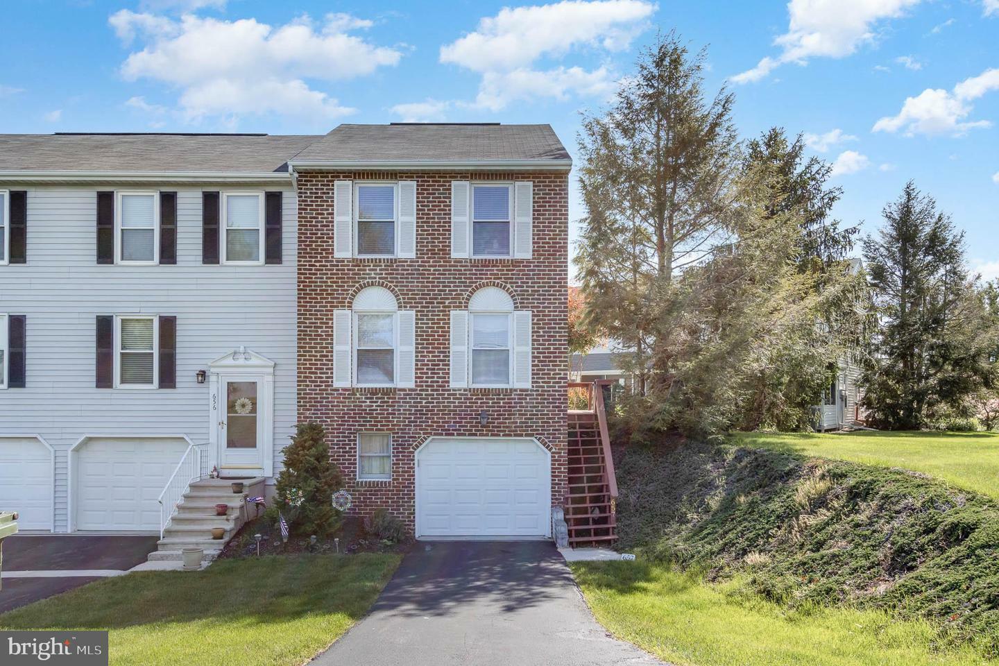 Property Photo:  657 Colonial View Road  PA 17055 