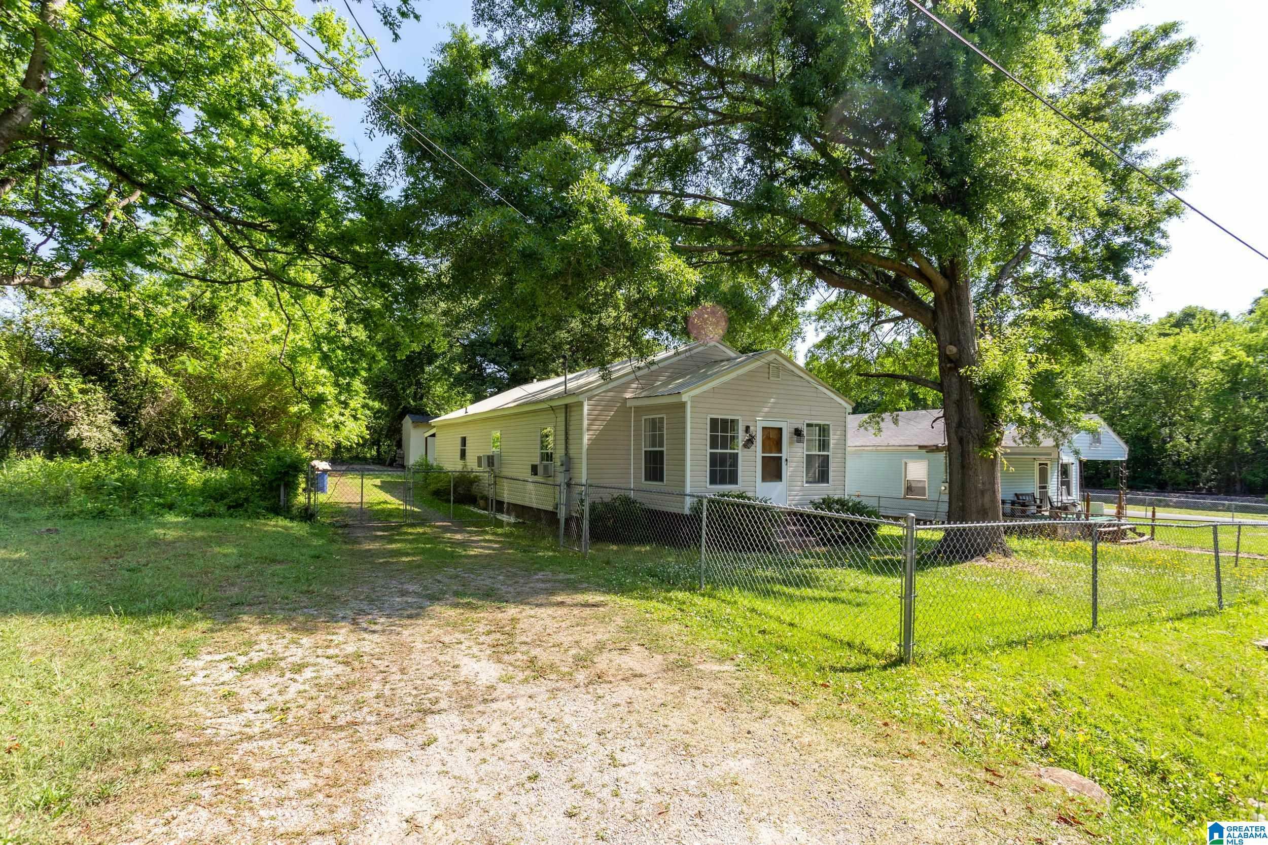 Property Photo:  105 Maple Street  AL 36207 