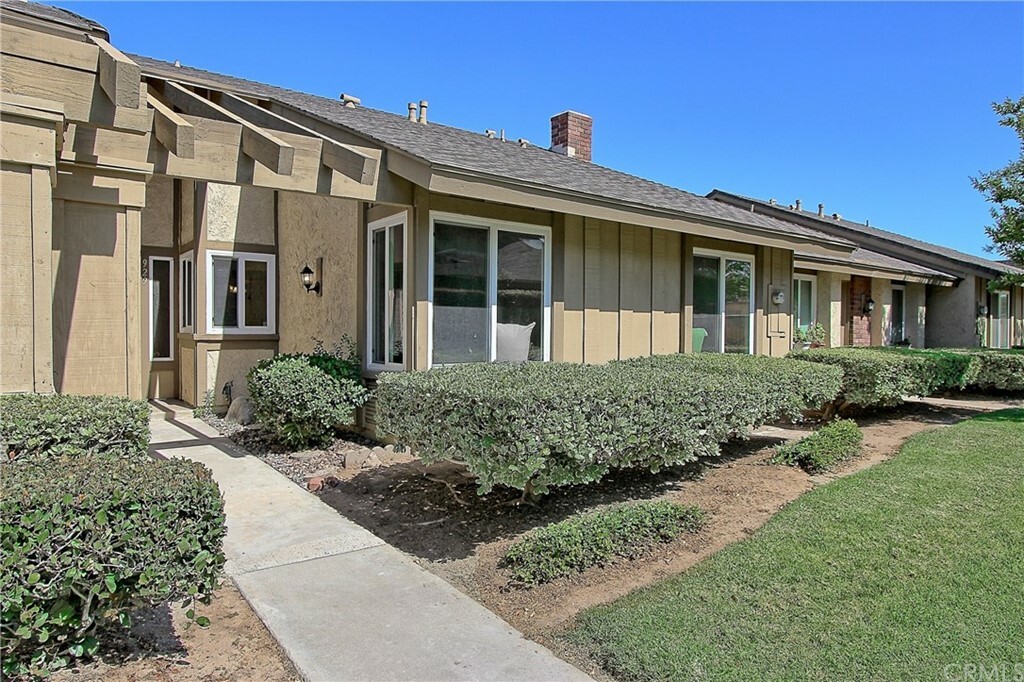 Property Photo:  929 S Gumwood Lane  CA 92806 