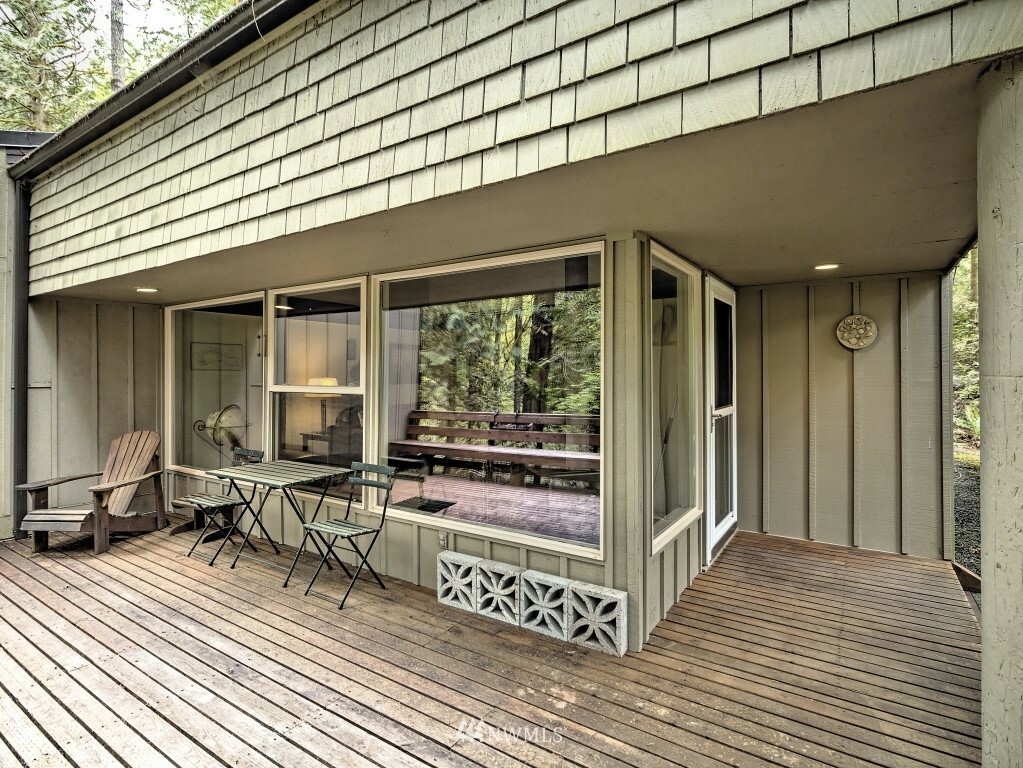 Property Photo:  308 E Pointes Drive E  WA 98584 