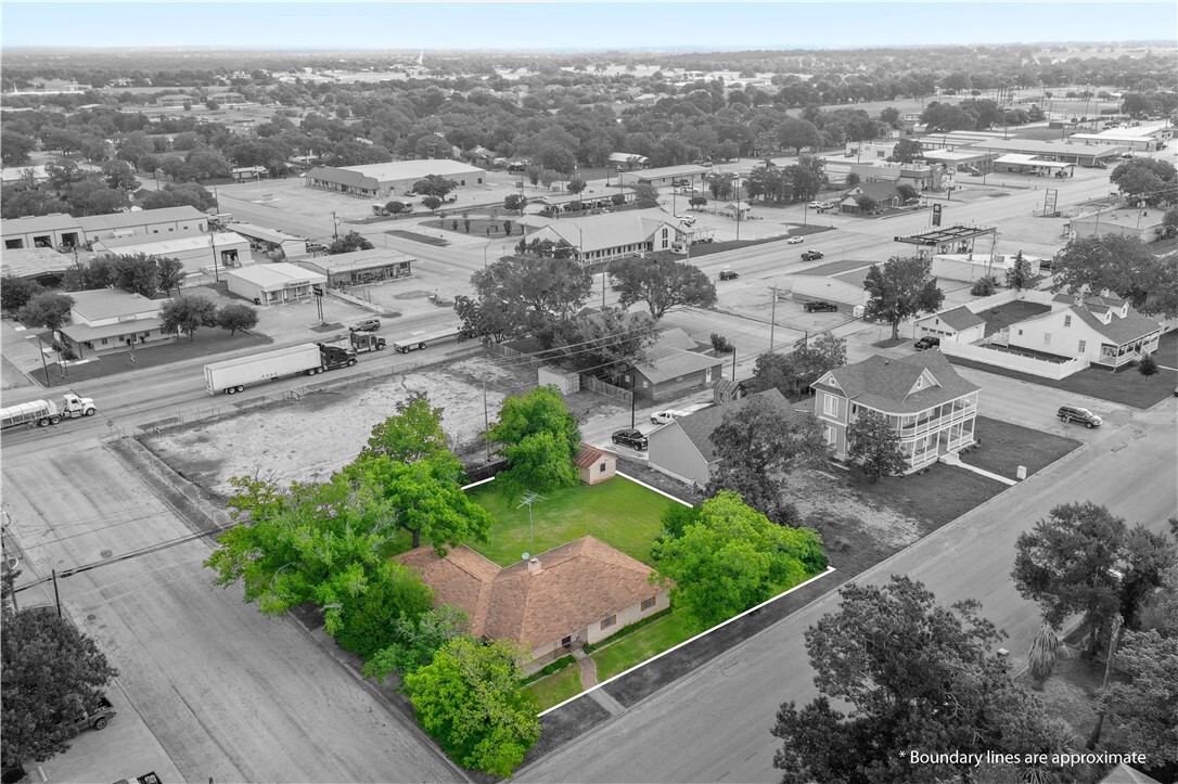 Property Photo:  711 E Hempstead Street  TX 78942 