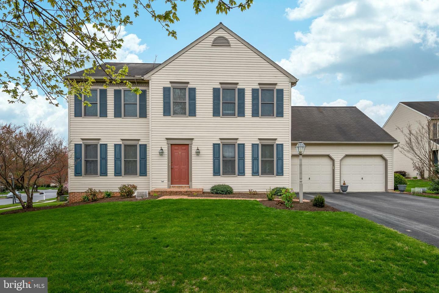 Property Photo:  907 Butler Court  PA 17036 