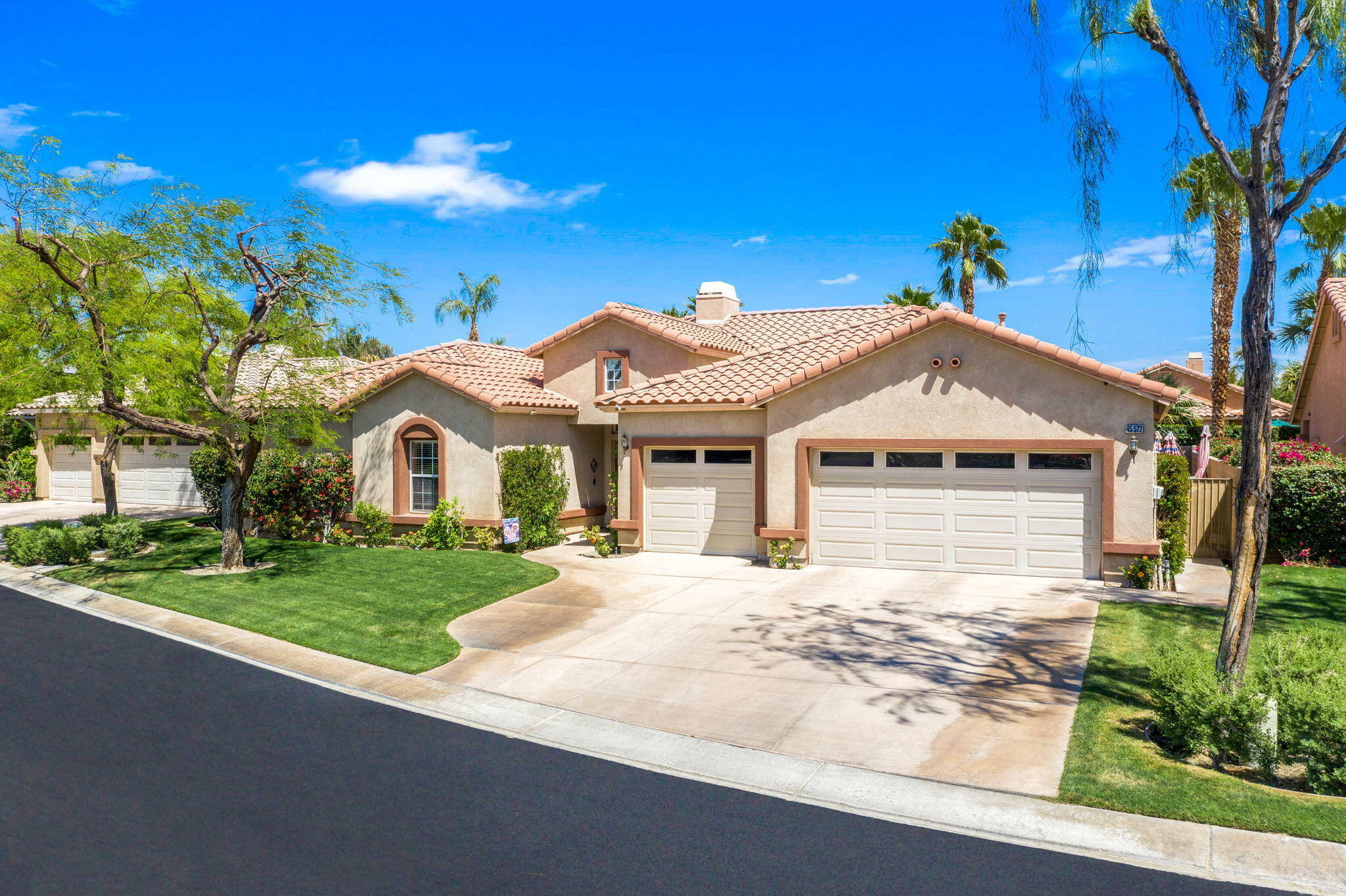 Property Photo: 45572 Seacliff Court CA 92201