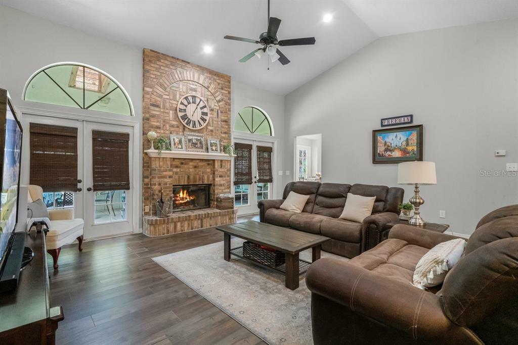 Property Photo: 317 E Highland Street FL 32701