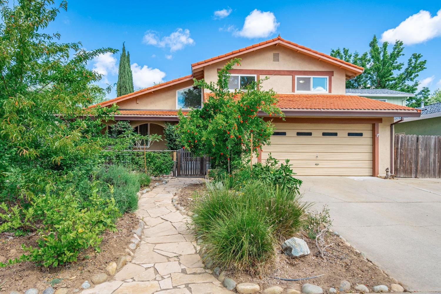 Property Photo:  71 Grand Rio Circle  CA 95826 
