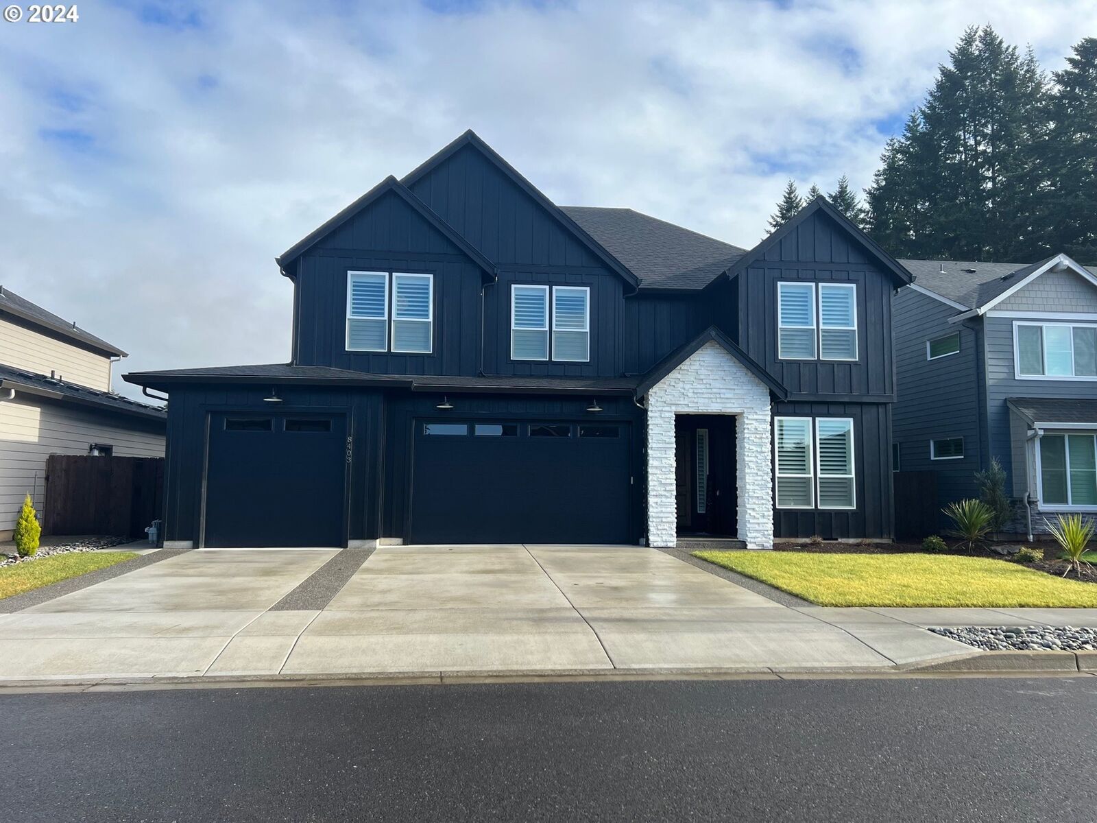 Property Photo: 8403 NE 168th Pl WA 98682