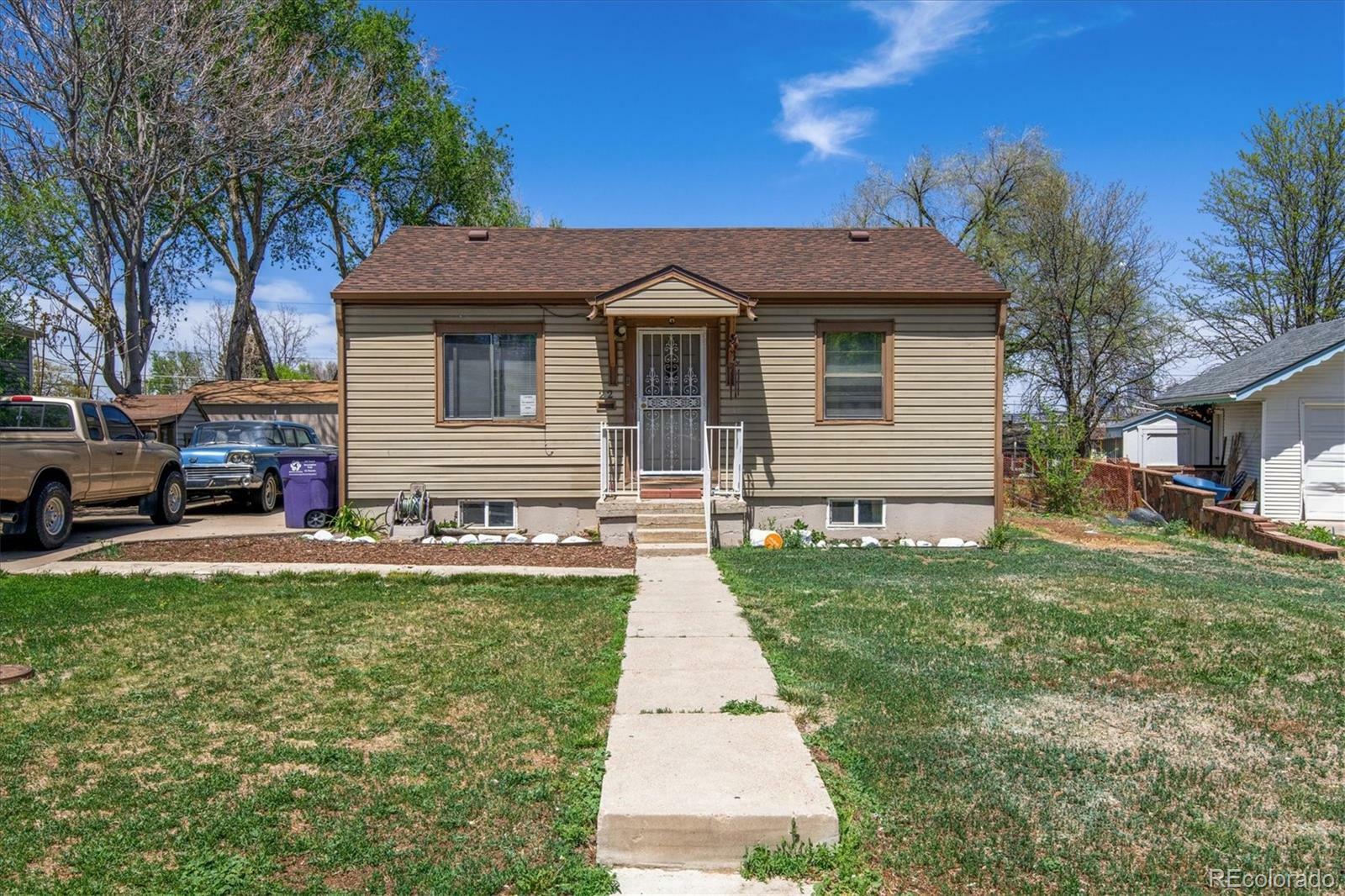 Property Photo:  22 Bryant Way  CO 80219 