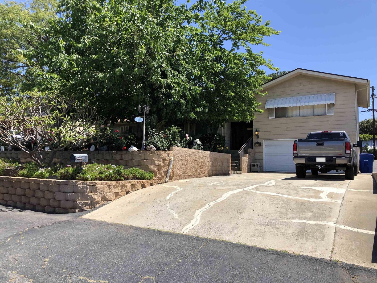 Property Photo: 1461 Arlington Pl CA 92021