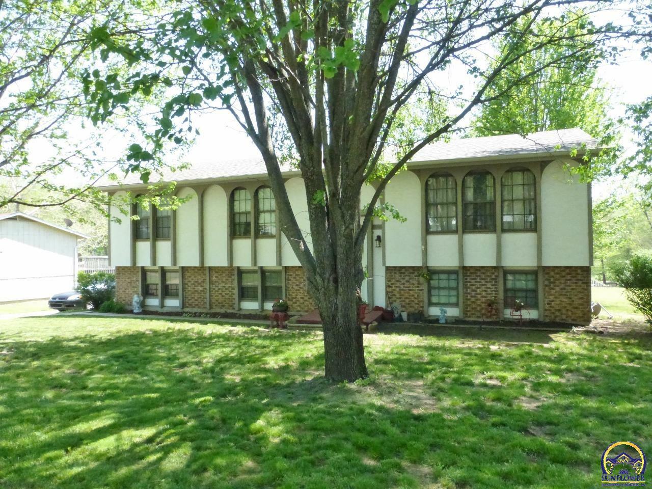 Property Photo:  1321 NW Mandell Rd  KS 66618 