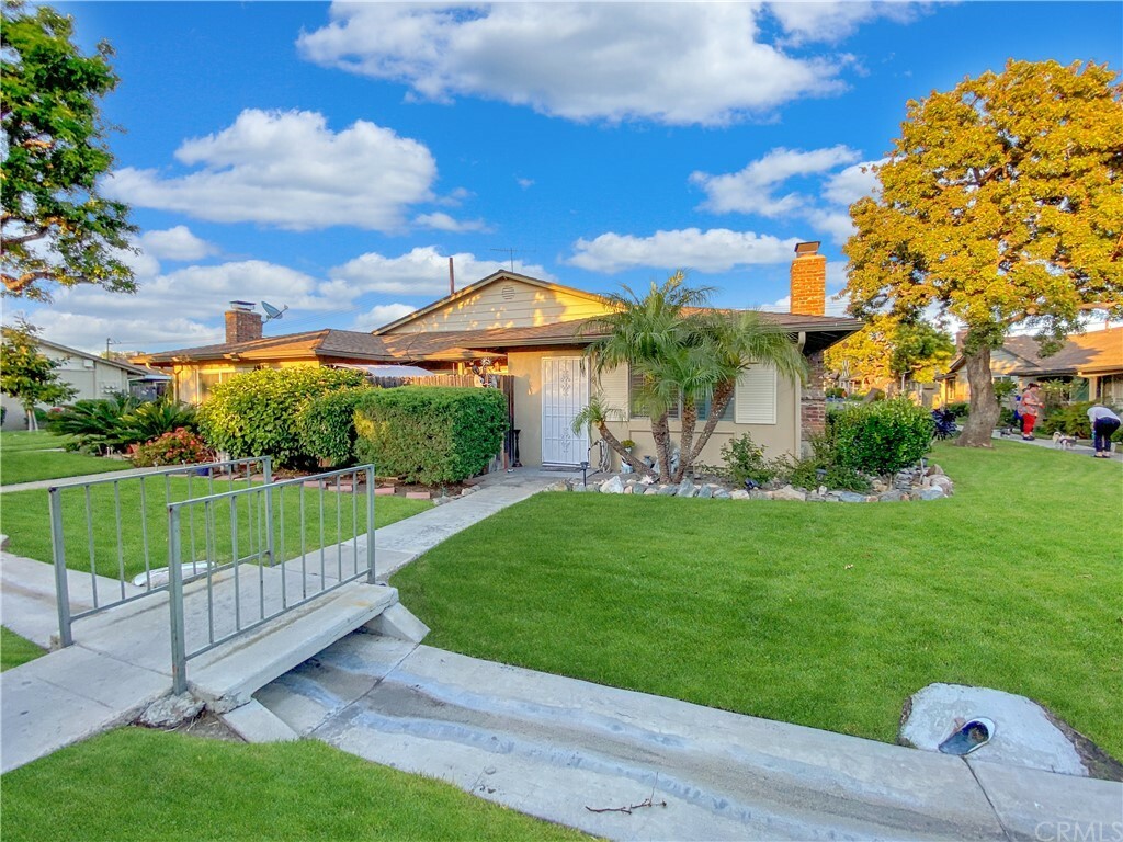 Property Photo:  2295 N Tustin Street 65  CA 92865 