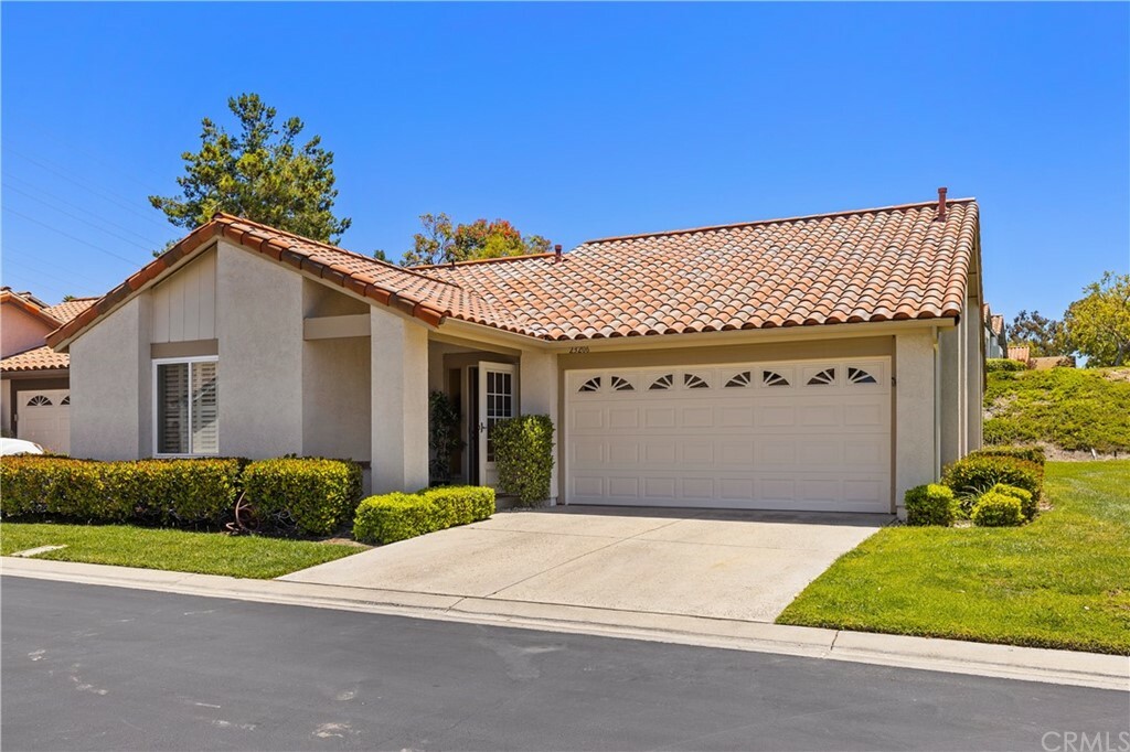 23206 Villena  Mission Viejo CA 92692 photo