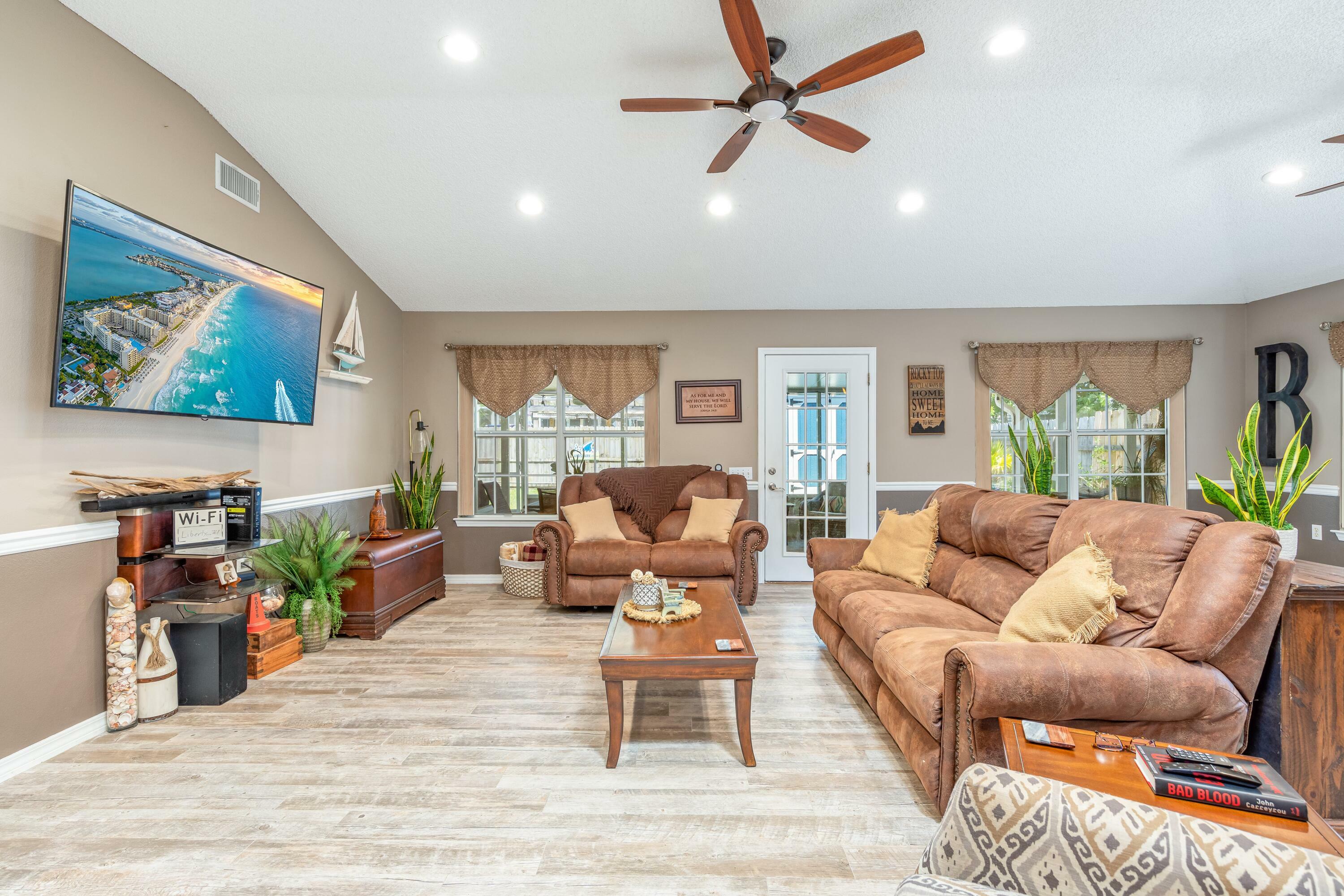 Property Photo:  6452 Sandkey Cove  FL 32563 