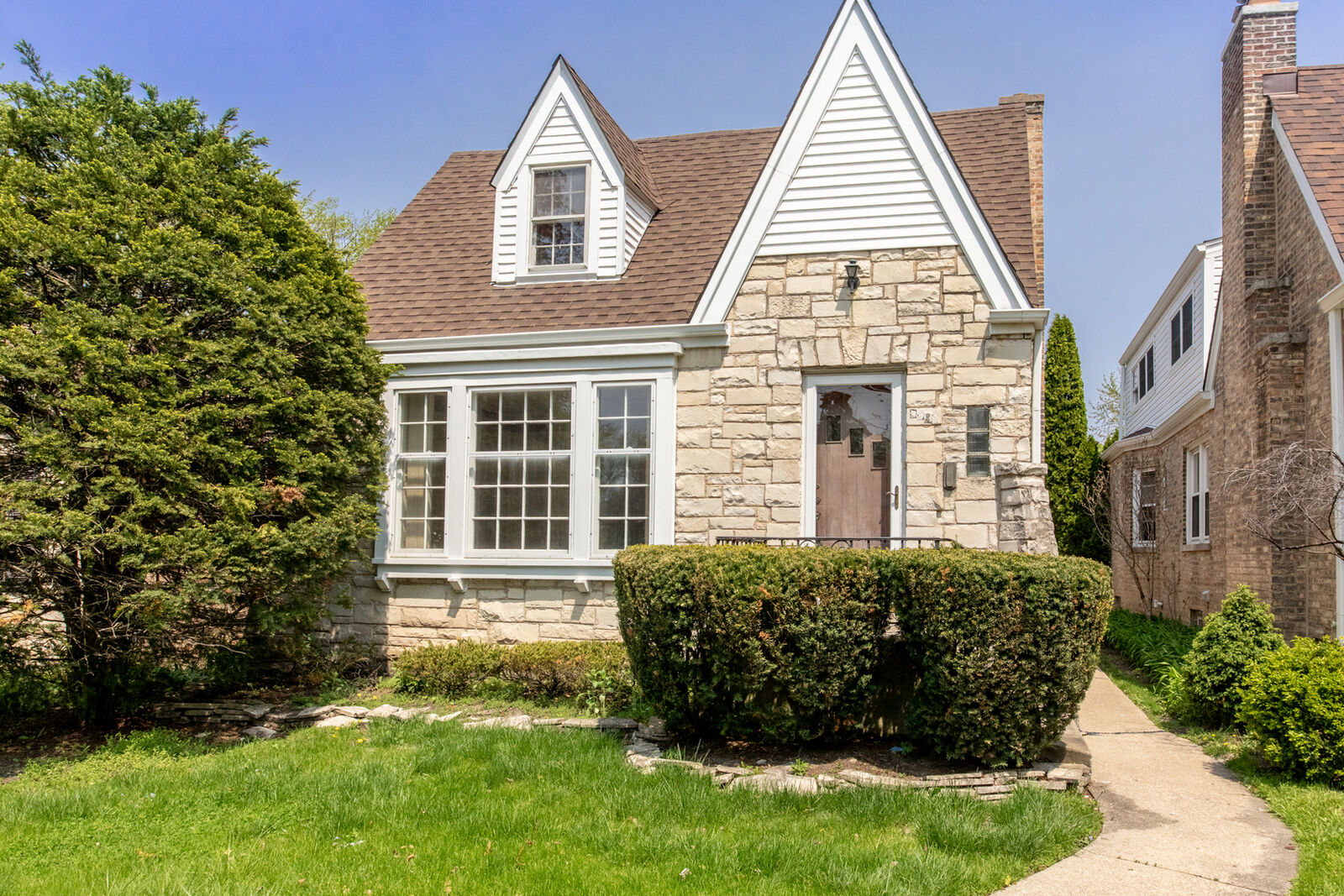 Property Photo:  4920 W Berwyn Avenue  IL 60630 