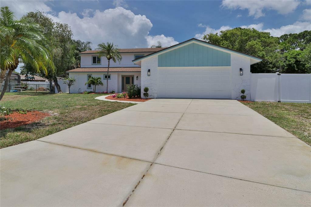 Property Photo: 7612 25th Avenue W FL 34209