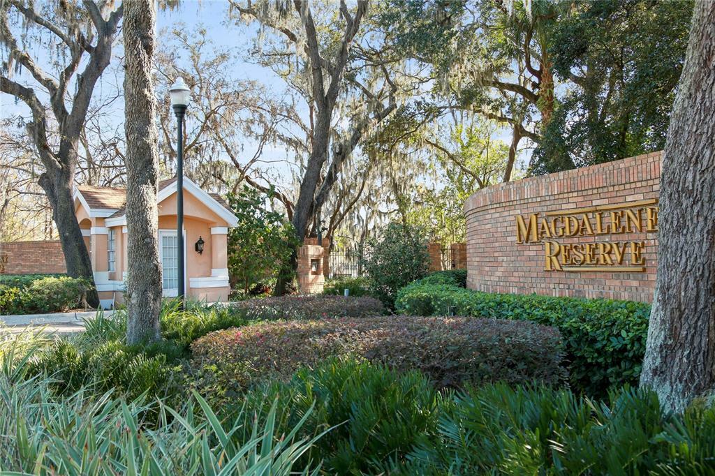 Property Photo: 13104 Greengage Lane FL 33612
