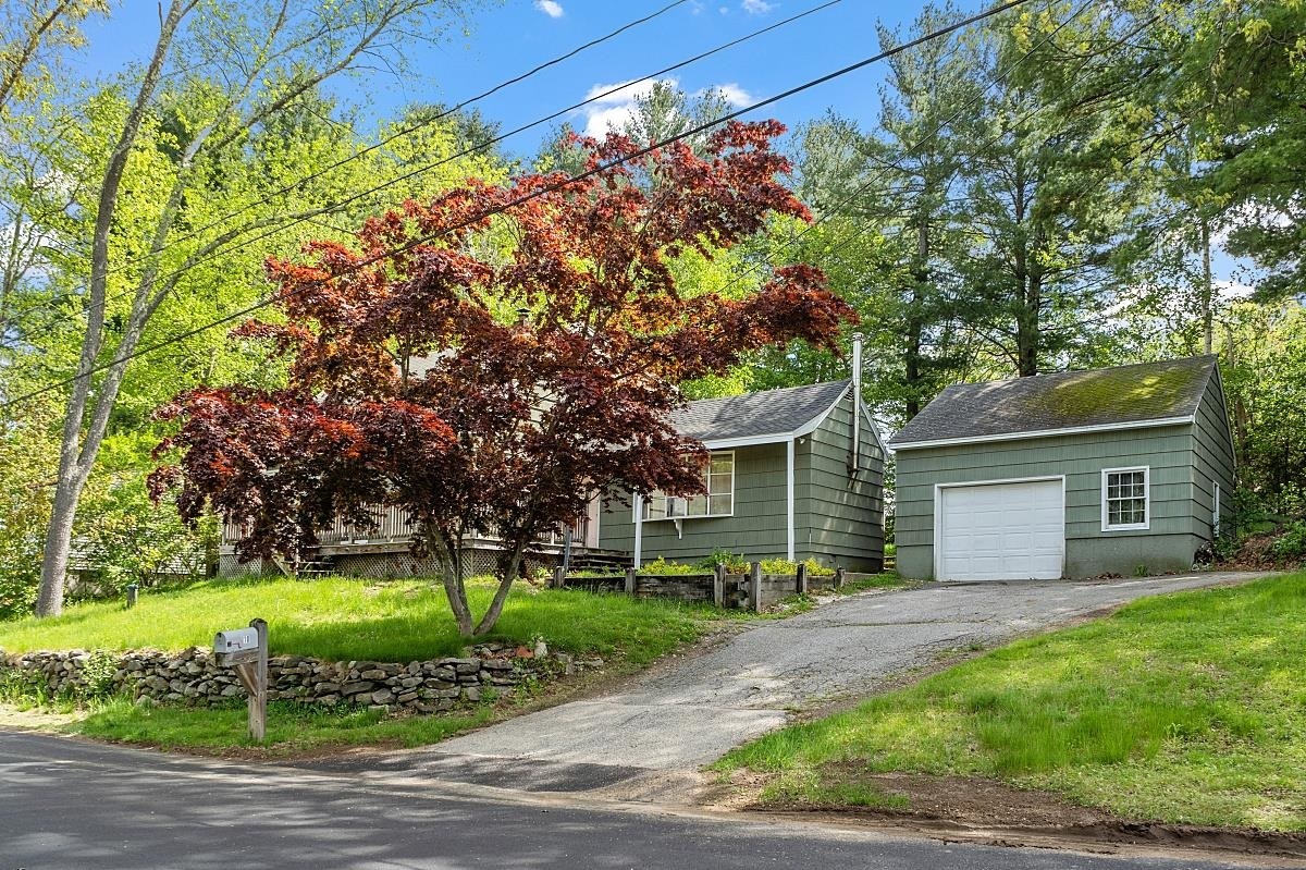 Property Photo: 10 Elmer Drive NH 03062