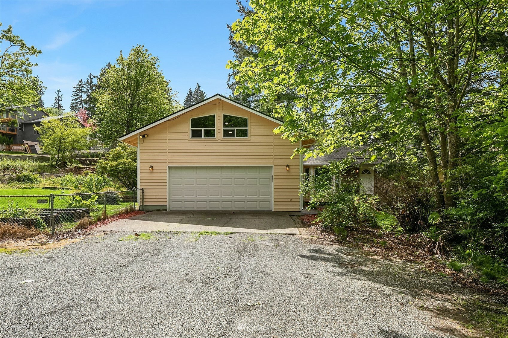 Property Photo:  25729 Witte Road SE  WA 98038 