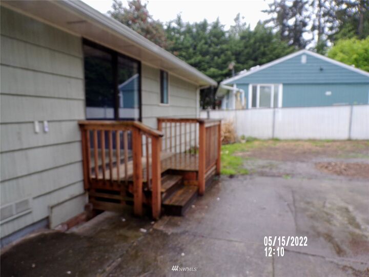 Property Photo: 1709 74th Street SE WA 98203