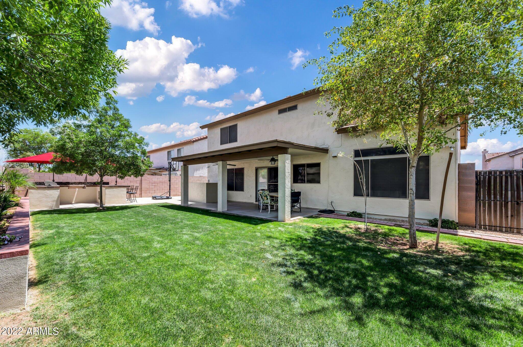 Property Photo:  10374 W Piccadilly Road  AZ 85392 