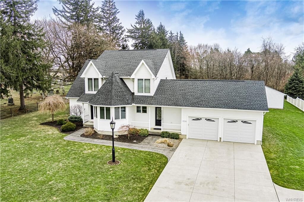Property Photo:  3906 Mapleton Road  NY 14120 