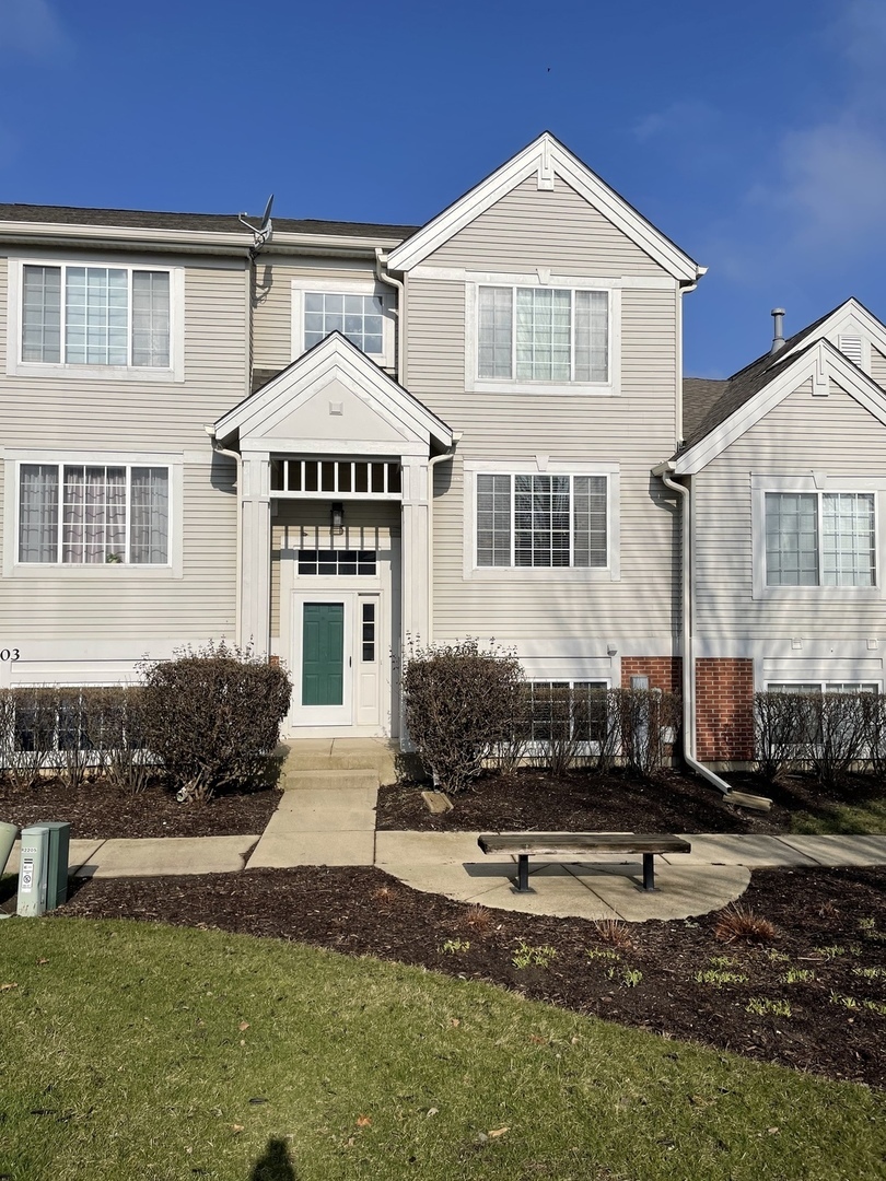 Property Photo: 2205 Daybreak Drive IL 60503