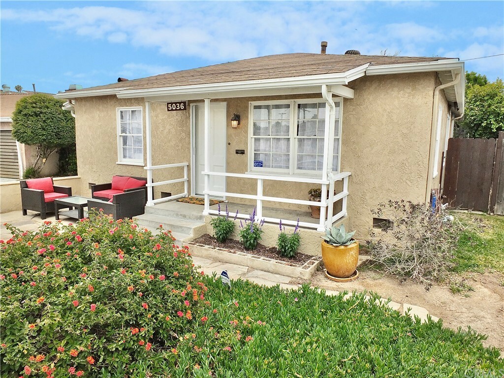 Property Photo:  5036 N Raton  CA 90807 