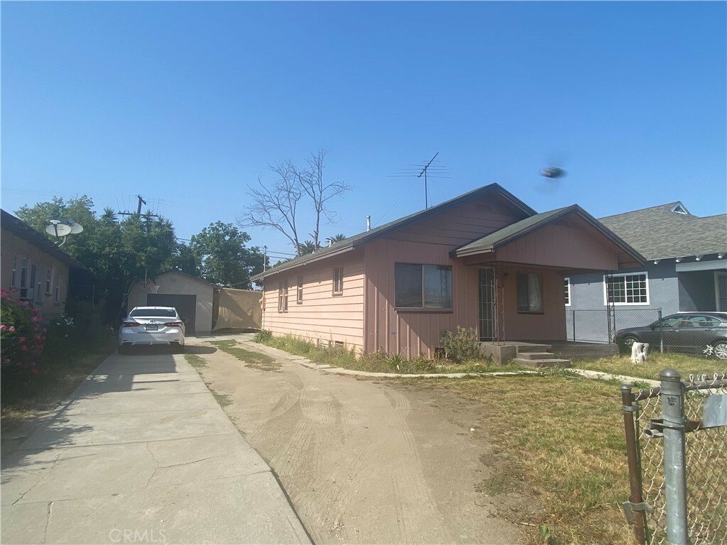 Property Photo:  1731 E 68th Street  CA 90001 