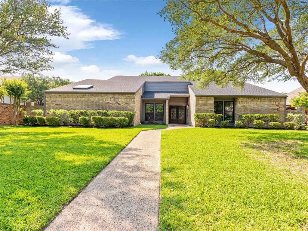 Property Photo:  4304 Cobblers Lane  TX 75287 