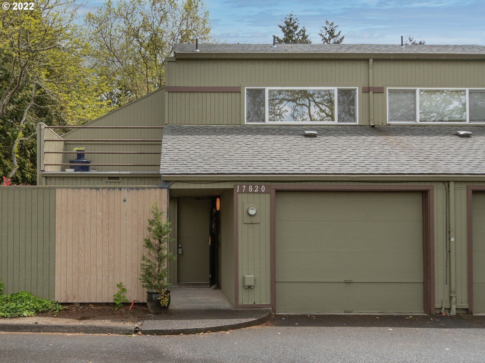 Property Photo: 17820 NW Lakeway Ct OR 97006