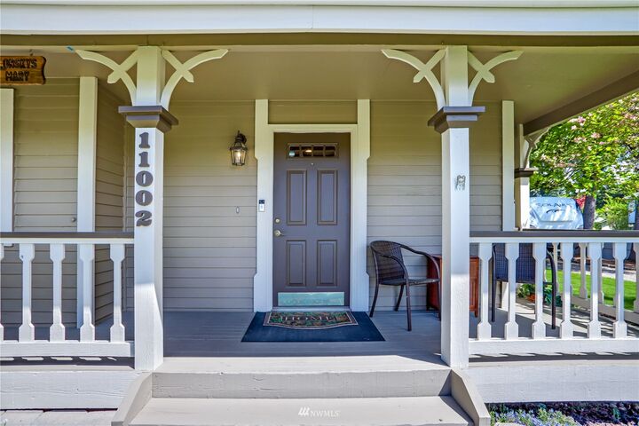 Property Photo:  11002 SE 220th Place  WA 98031 
