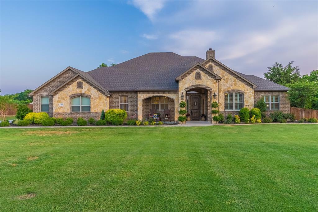 Property Photo:  2420 Fossil Creek Drive  TX 76065 