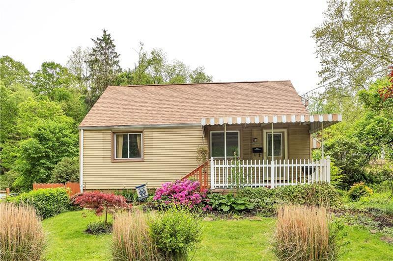 Property Photo: 1008 Universal Rd PA 15235