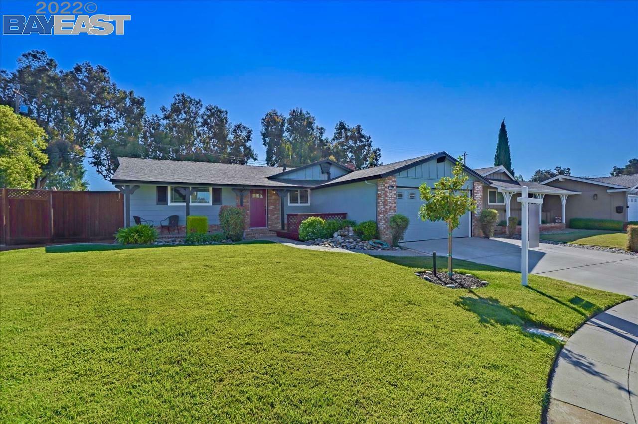 Property Photo: 4866 Regents Park Ln CA 94538