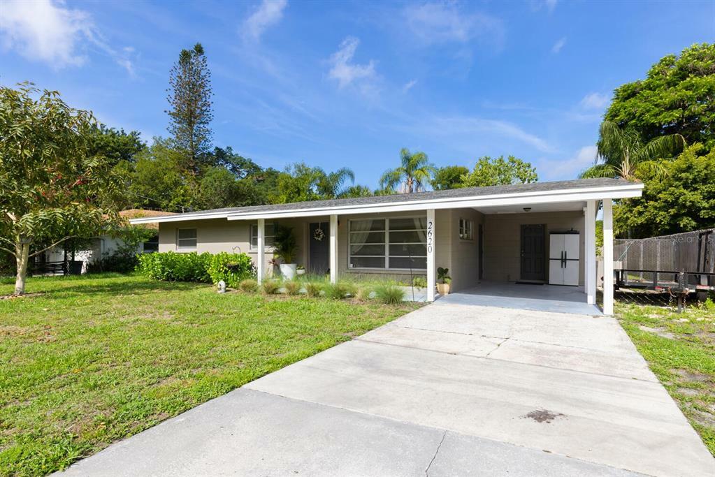 Property Photo:  2620 Cambridge Drive  FL 34232 