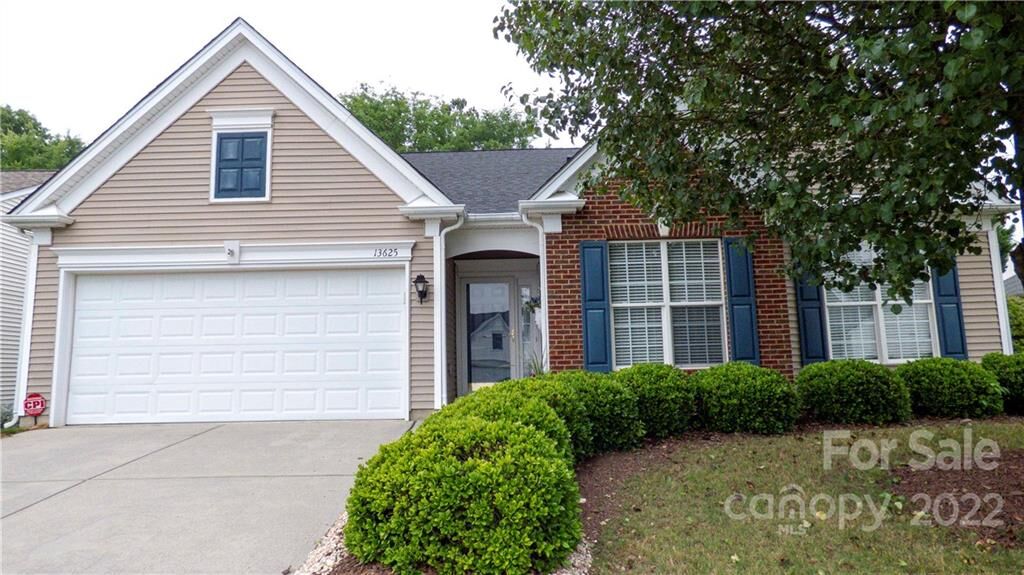 Property Photo:  13625 Osprey Knoll Drive  NC 28269 