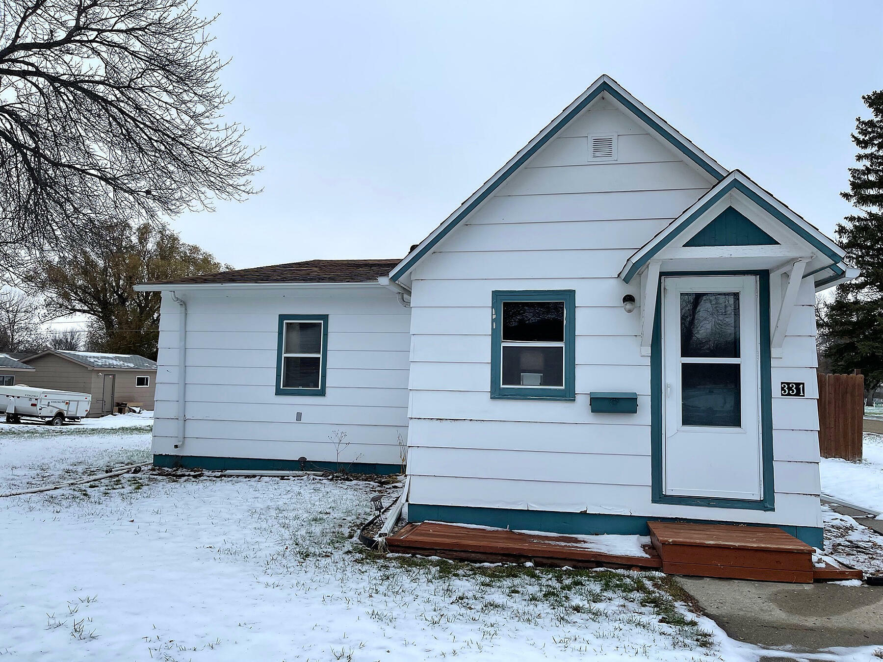 Property Photo:  331 5th Avenue SW  ND 58401 